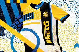 Il sito 'footy headlines' svela come dovrebbe essere la prossima maglia dell'inter: L Inter Presenta La Sua Quarta Maglia Che Rischia Di Non Essere Mai Indossata In Campo Corriere It