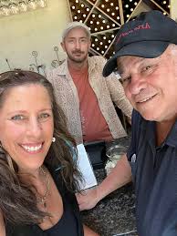 Heading to Petoskey today, can anyone recommend wineries to try that will  be open today or any non skiing/sledding ideas. Dinner recommendations  welcome too!! thanks much!!!