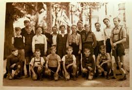 The film is set against the backdrop of the 1973 chilean military coup and the real colonia dignidad, a notorious cult in the south of chile, led by german lay preacher paul schäfer. Trabaje Desde Nino Como Esclavo Victimas De Colonia Dignidad Llegan A Alemania Y Relatan Calvario Internacional Biobiochile