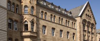 Sehen sie im video davon betroffene mitbürger. Amtsgericht Bonn Startseite