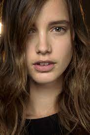 Brown hair is the second most common human hair color, after black hair.it varies from light brown to a medium dark hair. Chestnut Brown Hair Why We Love This Hue For The Holidays