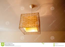 Rabu, 15 juli 2020 image, schlafzimmer edit. Schone Lampe Auf Der Decke Im Schlafzimmer Stockfoto Bild Von Plan Bedsheets 56865912