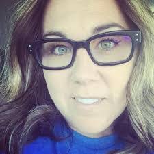 Julie Basinger's Instagram, Twitter & Facebook