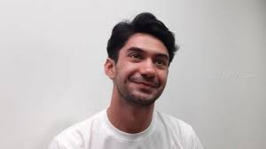Aktor pemilik nama lengkap reza rahadian matulessy tersebut mengaku dibesarkan dalam ajaran agama. Beda Agama Dengan Orangtua 5 Seleb Tetap Semangat Jalani Puasa Matamata Com