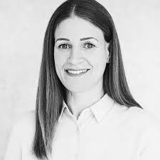 Caroline Schmitt's Instagram, Twitter & Facebook