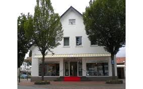 This also shows the nice contrast between the stalinist early 1950s architecture of the heavily destroyed city of magdeburg with later 1960s new build. Modernes Schuhgeschaft In Spenge Schuhhaus Greife
