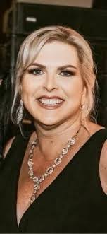 Leann Lyons's Instagram, Twitter & Facebook