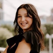 Bethany Leonard's Instagram, Twitter & Facebook