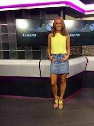 Seit juli 2019 ist sie auf sky sportnewshd zu sehen. Nele Schenker On Twitter 3 Liga Pur Unser Neues Format Sport1 Montags Ab 23 30 Ich Muss Nicht Sagen Wie Sehr Ich Mich Daruber Freue Dfb 3liga Telekomsport Liga3 Https T Co Hmbynpmc00