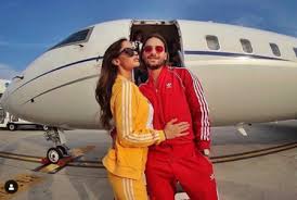 En ellos, vemos a la joven cantar junto a maluma. El Carinoso Mensaje De La Exnovia De Maluma A Neymar