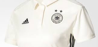 Me an einer absolut ambitionierten kampagne für die einführung des neuen trikots der nationalmannschaft mitgearbeitet.… Das Dfb Frauen Nationalmannschaft Trikot Zur Em 2017 Fooneo Fussball