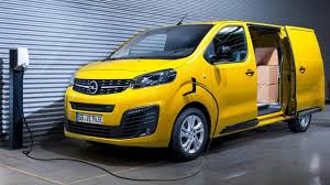 Quelque soit vos attentes d'un fourgon, l'opel vivaro possède toutes les fiche technique opel vivaro fourgon f2900 l2h1 2.0 cdti 115 e5 2012, retrouvez la liste des caractéristiques techniques de vivaro. Opel Vivaro E Commercialisation Prix Fiche Technique
