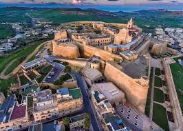 The surrounding wall has been restored and is 1,461 metres (4,793 ft) in circumference with a diameter of around 450 metres (1,480 ft). Cittadella St Francis School