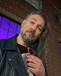 Von Kelly's Instagram, Twitter & Facebook