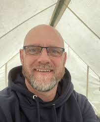 Headshot- Dave Caswell