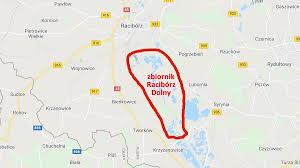 The racibórz basin (kotlina raciborska) forms the southeastern extension of the silesian lowlands, surrounded by the opawskie mountains in the west (part of the eastern sudetes), the silesian upland in the north, and the moravian gate in the south. Najwiekszy Zbiornik Powodziowy Jest Juz Gotowy Uchroni Miasta Nad Odra Przed Powodzia Stulecia Zdjecia Twojapogoda Pl