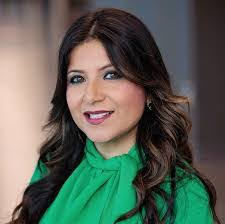 Linda Pak's Instagram, Twitter & Facebook