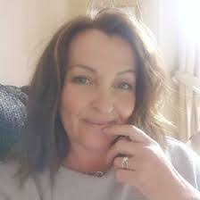 Leann Lyons's Instagram, Twitter & Facebook