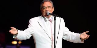 José rómulo sosa ortiz mejor conocido como josé josé o el príncipe de la canción es un cantante, actor y autor mexicano nacido en 1948 en la ciudad de méxico. Who Is Jose Jose Dating Jose Jose Girlfriend Wife