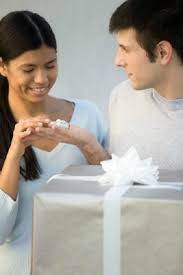 Browse gift guides for mom, the guys, kids, pets, and more. Ask A Guy What Does It Mean If My Boyfriend Doesn T Buy Me Gifts Glamour