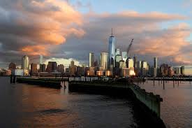 All along the waterfront walkway there are photographic views of the manhattan skyline, day or night. Hudson River Waterfront Walkway Usa Lothars Reisen Ins Amiland