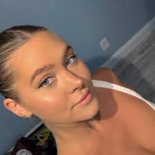 Cassidy Weaver's Instagram, Twitter & Facebook