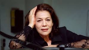 Hannelore elsner, die zuletzt in münchen und frankfurt am main lebte, erlag am 21. Gute Reise Hannelore Promis Nehmen Abschied Von Elsner N Tv De