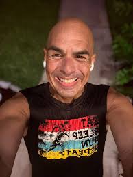 Are custom-made running shoes beneficial for support and preventing pain?