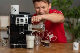 The prima donna ecam28465m comes with a dual coffee spigot that allows for the simultaneous production of two there are machines that offer more coffee strength settings, however. Deetta Falconio Delonghi Coffee Machine Prima Donna Xscores 24 Sata Horoskop Delonghi Magnifica S Ecam 22 360 Vs Delonghi Primadonna S De Luxe Ecam 26 455 What Is The Difference