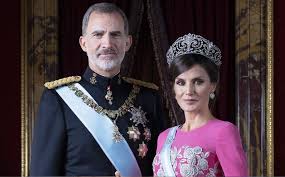 In addition to fiction, he has also written essays, literary criticism, and journal. Letizia Y Felipe Vi De Espana Historia De Amor De Los Reyes De Espana