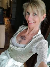 Love my Dirndl 🥨🍺 Bavarian Look 😉 Best ager woman 60 plus 😉 Have a nice  evening 🤗