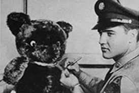 ELVIS PRESLEY HIMSELF