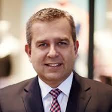 Express CEO Kornberg Steps Down Following Poor Holiday Season