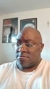 I'm Allen Curtis Gray Jr aka the mighty rhino of all of indiana polis.  Indiana and I'm cousin of actor don cheadle me and husband of Mrs Andy  Niemann and nephew of
