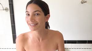 Watch The 90-Second Easy Summer Beauty Look With Lily Aldridge | Beauty  Secrets | Vogue