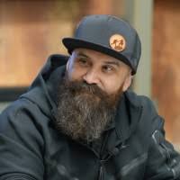 30+ "Aaron Q." profiles