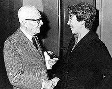 Che dispiacere scoprire che non c'è più marina, aveva cura delle cose, gentilezza, garbo (un giorno le dissi che non era un caso che quel tratto lo portasse nel cognome) e sensibilità. Natalia Ginzburg Wikipedia