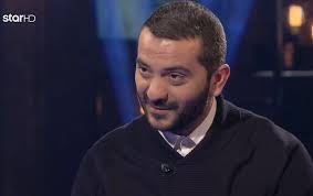 Σε μια σπάνια δημόσια εμφάνιση με τον σύζυγό της, γιάννη κουτσόπουλο απαθανάτισε ο φωτογραφικός φακός την ειρήνη μερκούρη. Epikos Koytsopoylos Paizei Paniwnios Gioybentoys Sto Champions League Ti Mageireyeis Video Panionianea Gr