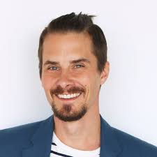 Superconnector: Stop Networking and Start Building Business Relationships  that Matter with Ryan Paugh