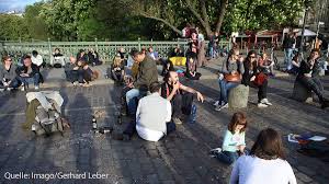 The following transit lines have routes that pass near admiralbrücke. Rbb 24 On Twitter Fur Fame Und Reichweite Pinkel Protest Auf Admiralbrucke In Berlin Kreuzberg War Guerillawerbung Von Rappern Https T Co Fg9af8reom Https T Co Mzcd5olb5n
