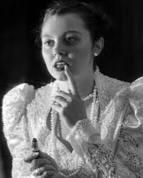 Life is too short to smell anything other than fabulous! #perfume #finery  #ethanlaplantedube #commercialphotographer #commercial #almond #cherry #rose