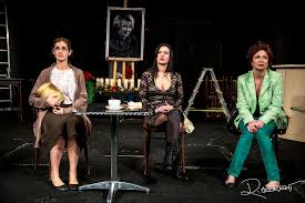 She is an actress, known for kadernictví (2018), bestiár (2007) and pohádky pro emu (2016). Jana Bernaskova