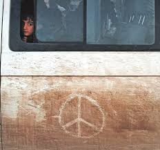 الاعتداء الجسدي المفاجئ في الأماكن المزدحمة