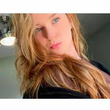 Does anyone know roughly how much it'd cost to get a dogs tooth extracted?  Also looking for vet recommendations!