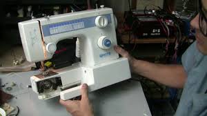 Thomas howard white started producing chain stitch machines in 1858 in templeton, massachusetts. White Sewing Machine Model 1418 Youtube