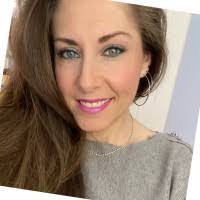 Shari Stark's Instagram, Twitter & Facebook