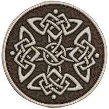 Also known as the irish cross, the cross of iona, or the high cross, has first emerged in ireland in the early middle ages. Maxpedition Celtic Cross Patch Arid