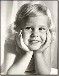 Who Recognizes this Future Award Winning Actress? She 1st set foot