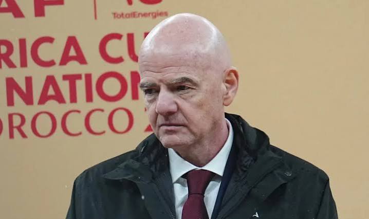 UEFA tung thêm 'đòn đánh' Chủ tịch FIFA Gianni Infantino - Tuổi Trẻ Online