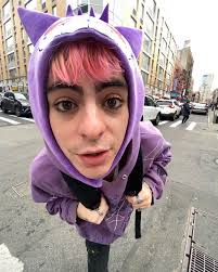 Alec West's Instagram, Twitter & Facebook